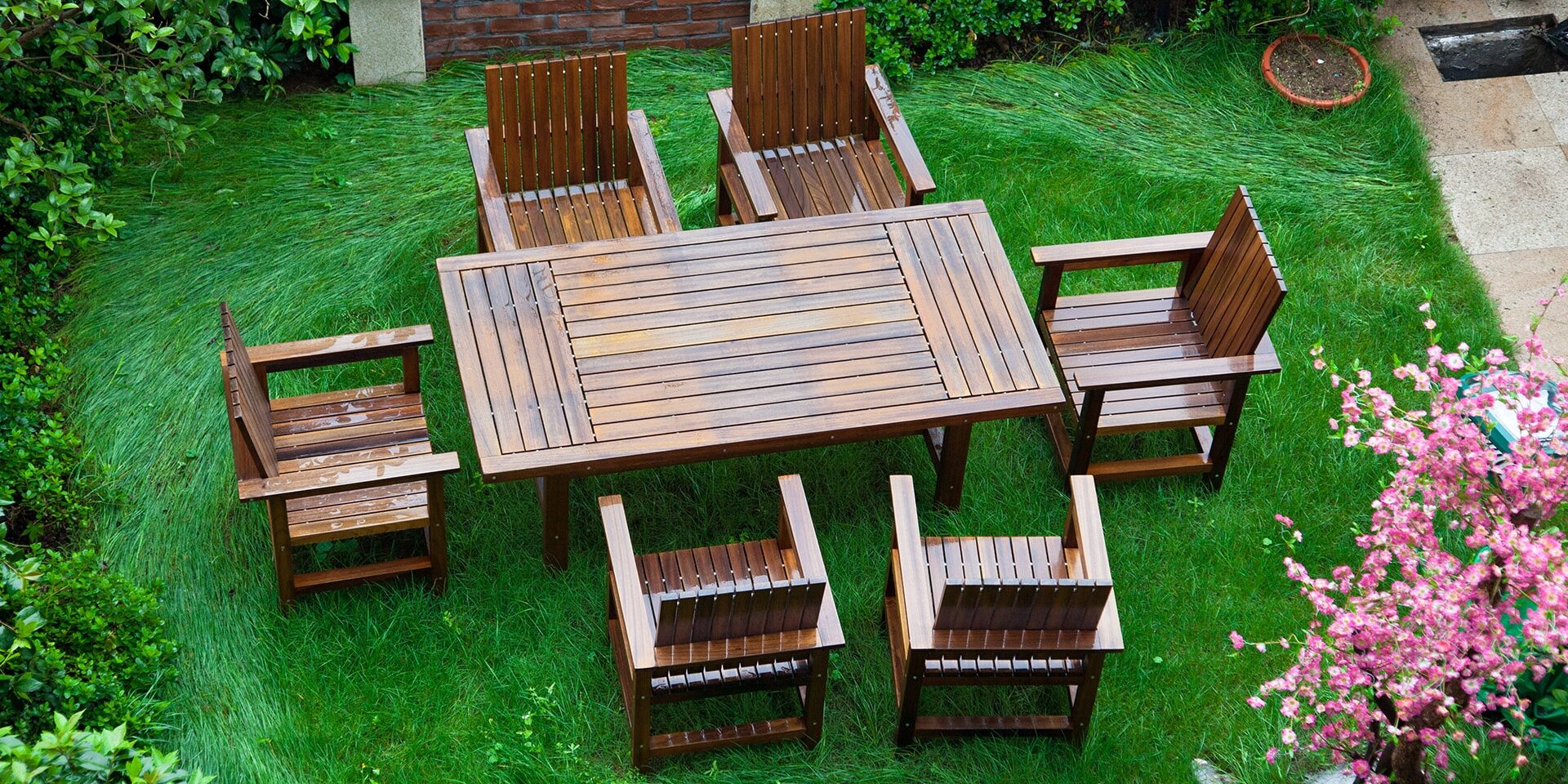 BrockPest_BlogImage_Creating_a_Pest_Free_Outdoor_Entertaining_Space